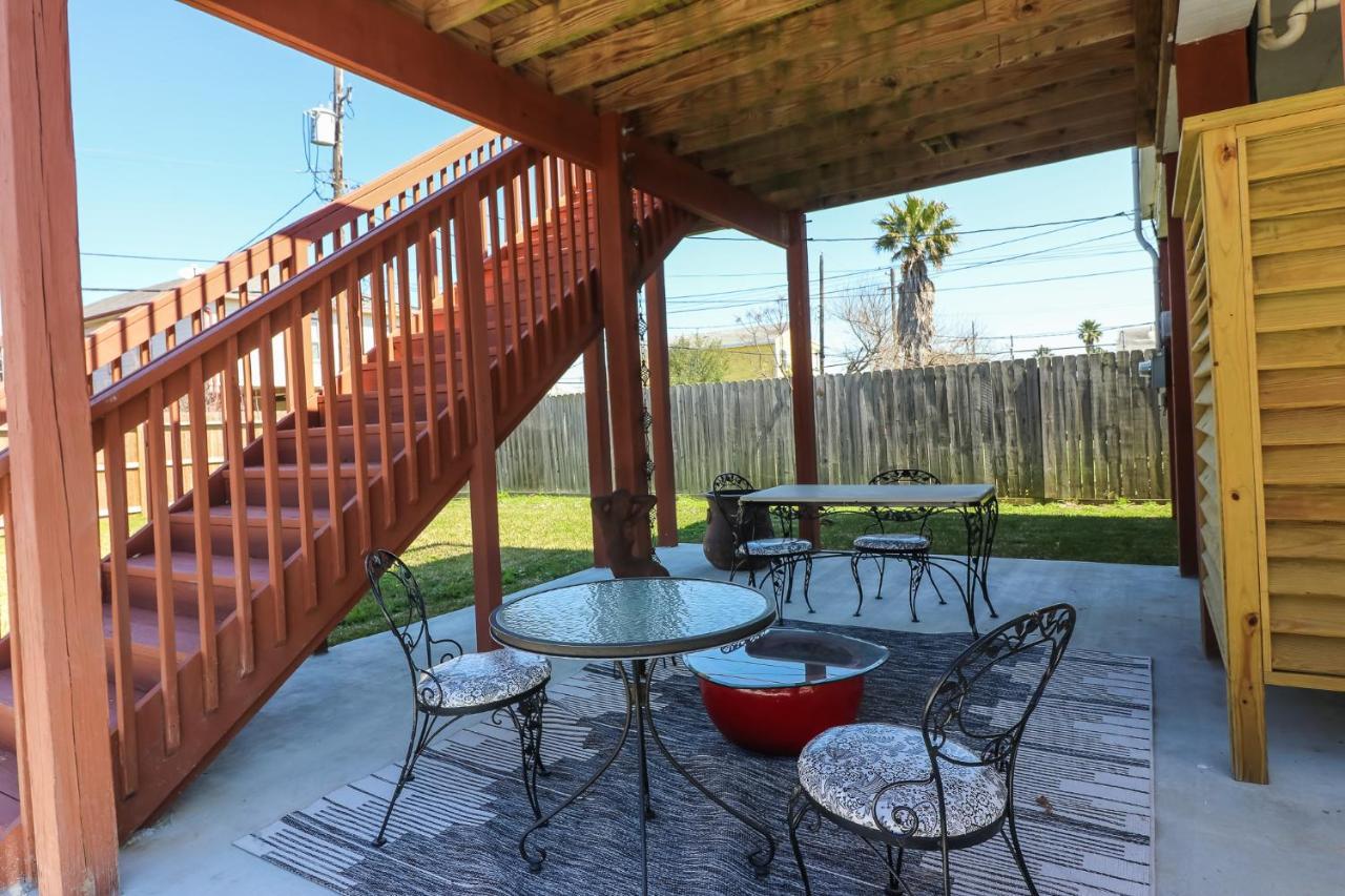 Perfect Location Spacious Yard Coffee Bar At This Lovely Beach Home Галвестън Екстериор снимка